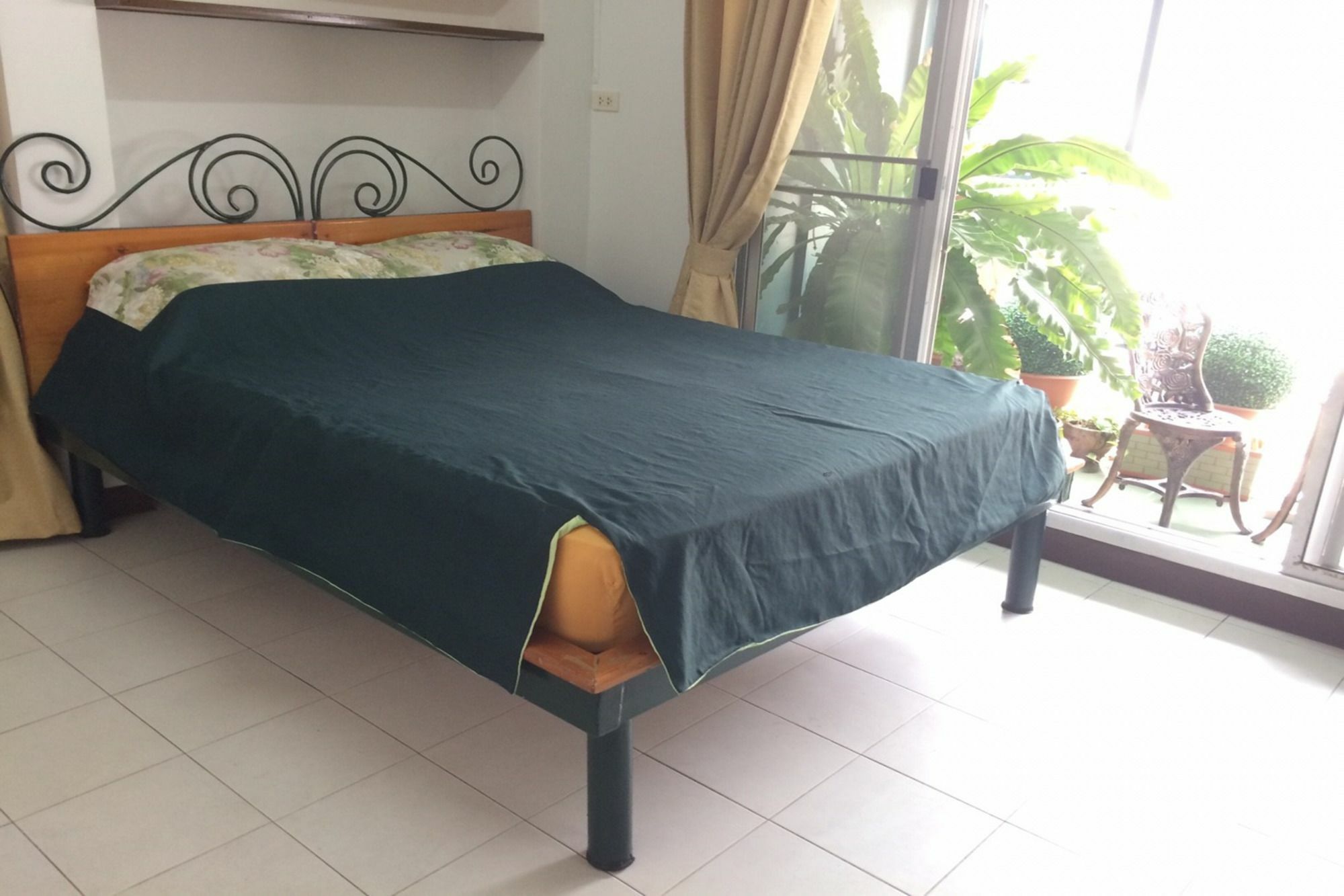 Baan Khun Mae Apartment Бангкок Екстер'єр фото