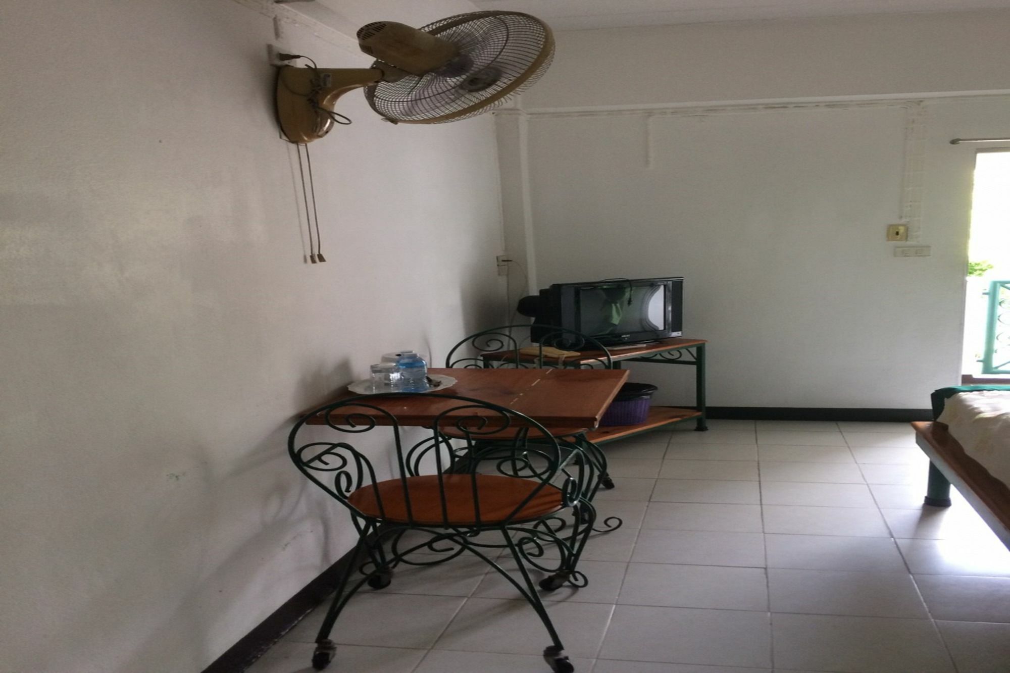 Baan Khun Mae Apartment Бангкок Екстер'єр фото