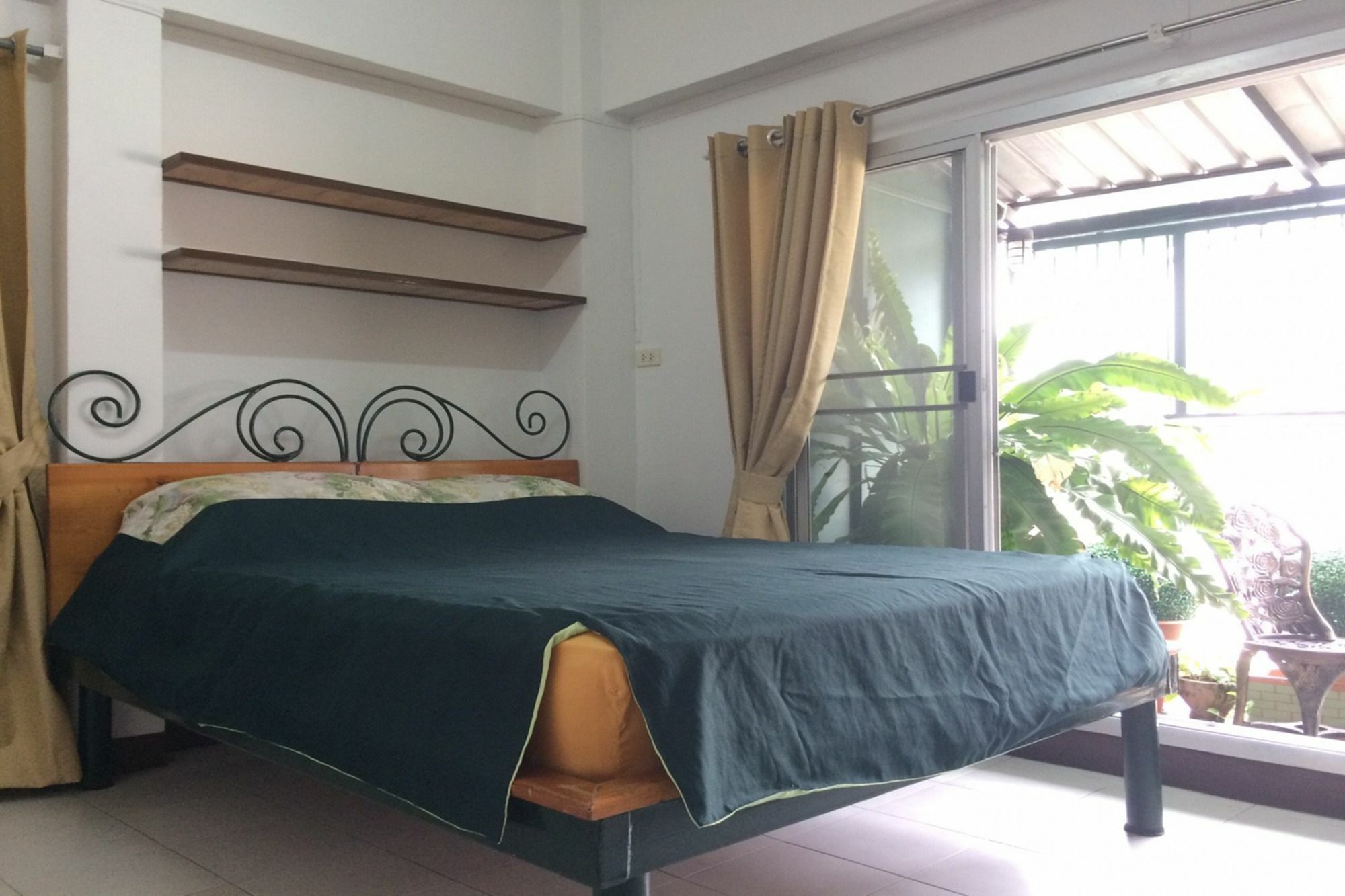 Baan Khun Mae Apartment Бангкок Екстер'єр фото