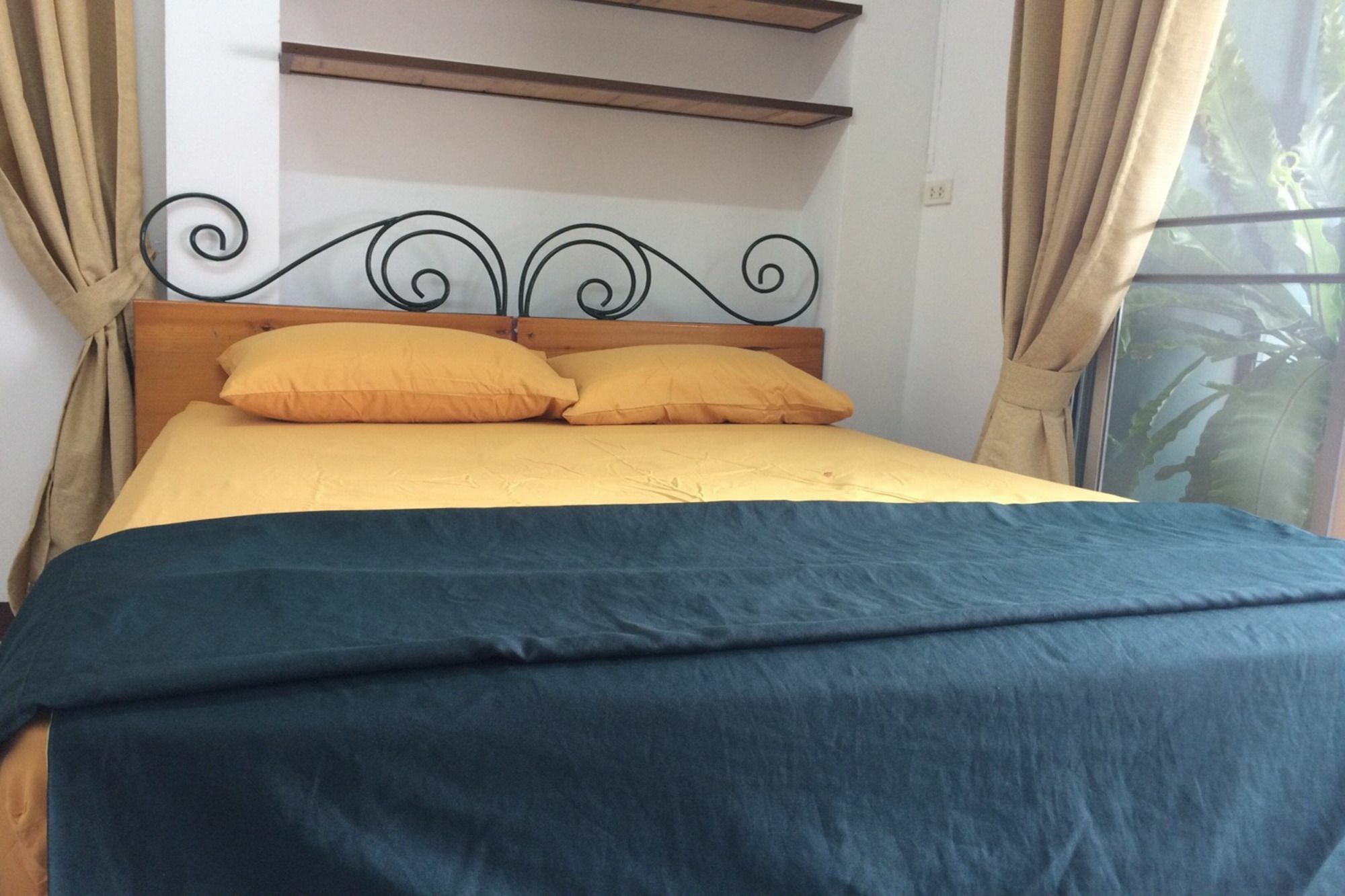 Baan Khun Mae Apartment Бангкок Екстер'єр фото