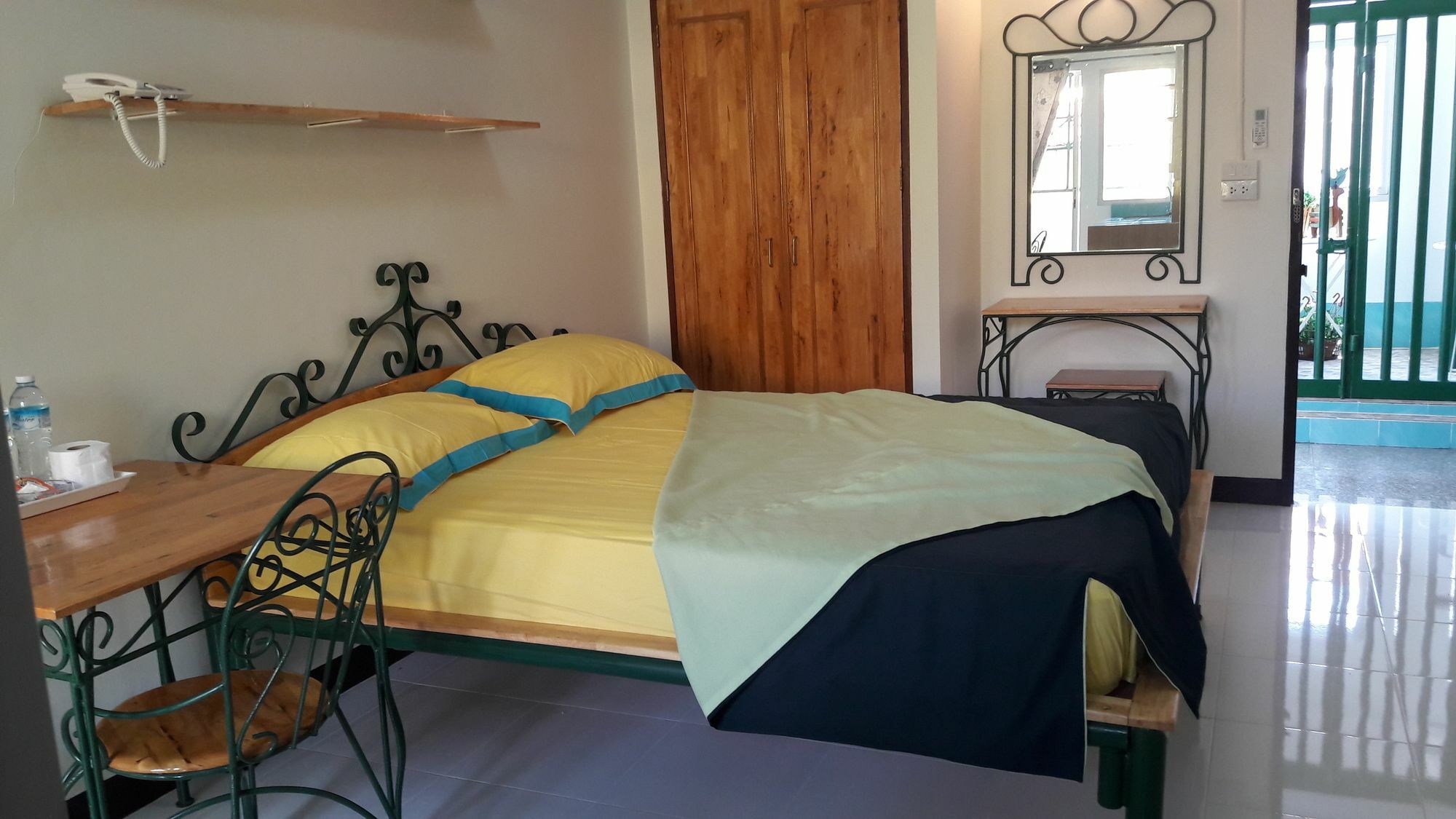 Baan Khun Mae Apartment Бангкок Екстер'єр фото